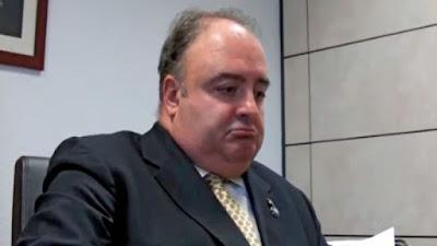 “El juez Carretero y las tías”.