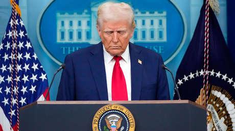 Trump: Tragedia aérea es de proporciones terribles y casi culpa a Biden.