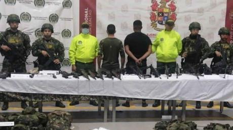 Hallan armas de la Fuerza Armada Venezolana en operativo contra disidencias de las FARC en Colombia Hallan armas de la Fuerza Armada Venezolana en operativo contra disidencias de las FARC en Colombia