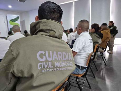 Guardia Civil Municipal de Soledad recibe capacitación en órdenes de protección para mujeres y menores