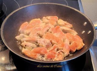 Salteado de arroz jazmín con pollo y frutos secos
