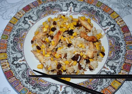 Salteado de arroz jazmín con pollo y frutos secos