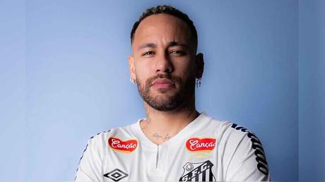 Neymar regresa al Santos: menos dinero, más felicidad