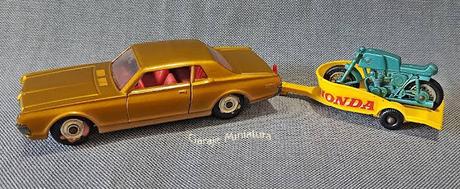 Mercury Cougar King Size y tráiler con moto Honda Series 1-75 de Matchbox Mercury Cougar King Size y tráiler con moto Honda Series 1-75 de Matchbox
