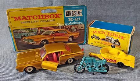 Mercury Cougar King Size y tráiler con moto Honda Series 1-75 de Matchbox Mercury Cougar King Size y tráiler con moto Honda Series 1-75 de Matchbox
