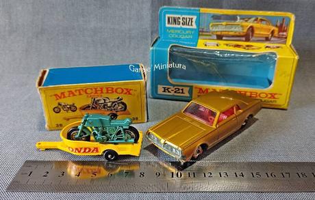 Mercury Cougar King Size y tráiler con moto Honda Series 1-75 de Matchbox Mercury Cougar King Size y tráiler con moto Honda Series 1-75 de Matchbox