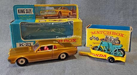 Mercury Cougar King Size y tráiler con moto Honda Series 1-75 de Matchbox Mercury Cougar King Size y tráiler con moto Honda Series 1-75 de Matchbox