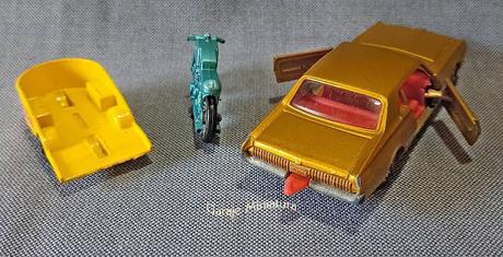 Mercury Cougar King Size y tráiler con moto Honda Series 1-75 de Matchbox Mercury Cougar King Size y tráiler con moto Honda Series 1-75 de Matchbox