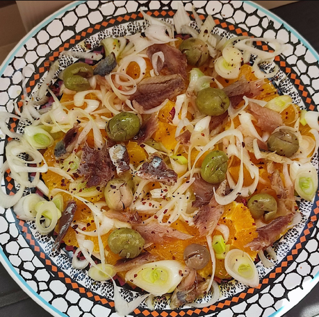 ENSALADA DE NARANJA Y ARENQUES CON CEBOLLETA