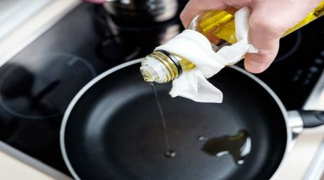 Tortilla de patatas con patatas de bolsa Tortilla de patatas con patatas de bolsa