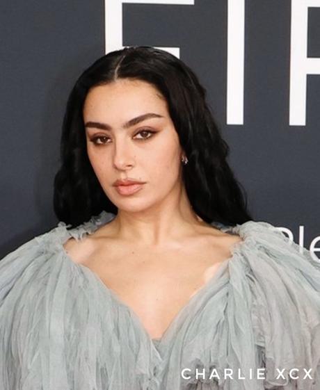 Charlie XCX Grammys 2025 Makeup Hair maquillaje Grammys Grammy lady gaga taylor swift maquillaje Makeup miley Cyrus Sabrina carpenter