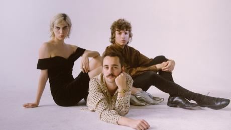 Mortal Primetime: Sunflower Bean equilibra lo nostálgico y lo futurista 12