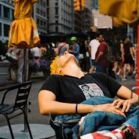 Caroline Rose estrena Conversation with shiv (liquid k song)