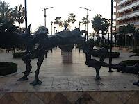 Marbella y las esculturas de Dalí.