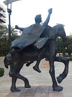 Marbella y las esculturas de Dalí.