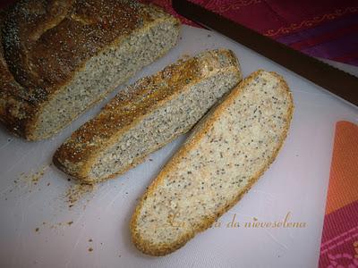 Pan de semillas de amapola con jamón de Jabugo triple X