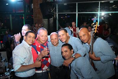 BANDA REAL CON SUS SEGUIDORES...