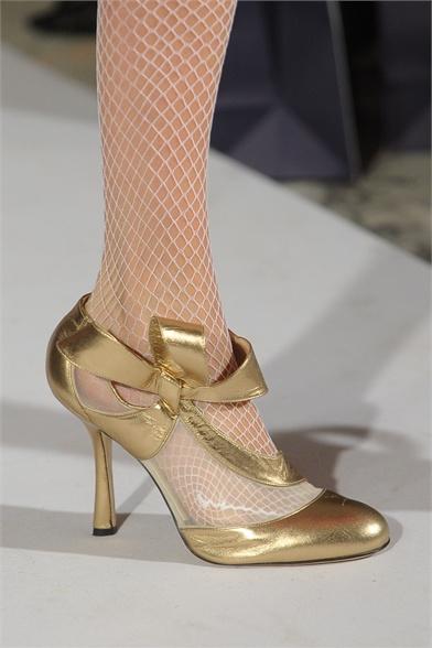 OSCAR DE LA RENTA FALL 2012: UN LUJO PARA LOS SENTIDOS