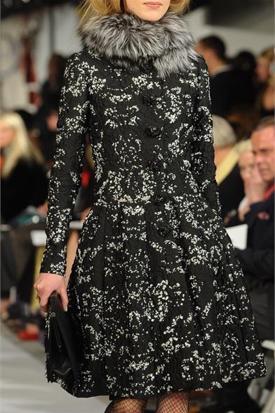 OSCAR DE LA RENTA FALL 2012: UN LUJO PARA LOS SENTIDOS