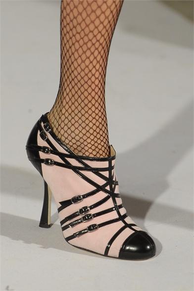 OSCAR DE LA RENTA FALL 2012: UN LUJO PARA LOS SENTIDOS