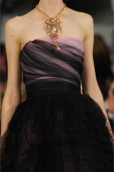 OSCAR DE LA RENTA FALL 2012: UN LUJO PARA LOS SENTIDOS