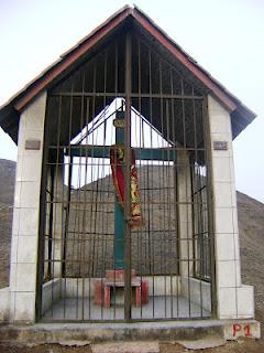 SANTÍSIMA CRUZ DE SOL DE ORO