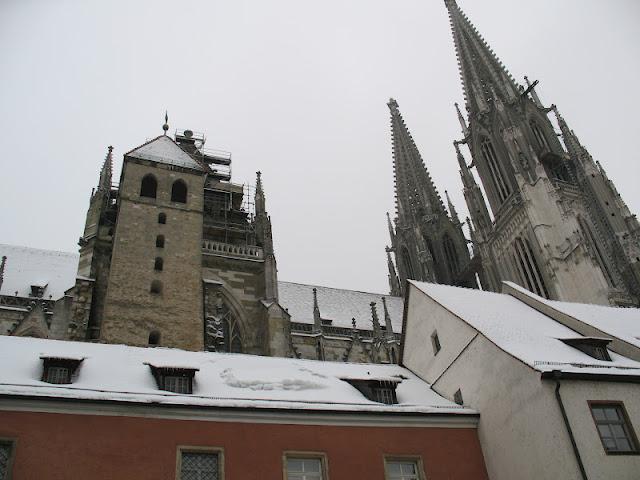 CALLEJEANDO EN REGENSBURG: ENTRE GOTICOS, ROMANOS Y EL DANUBIO