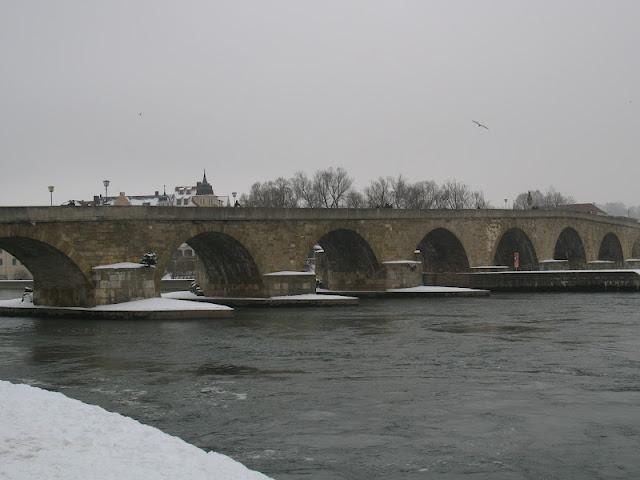 CALLEJEANDO EN REGENSBURG: ENTRE GOTICOS, ROMANOS Y EL DANUBIO