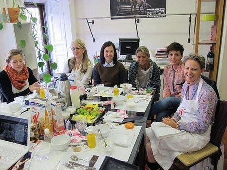 MUJERES REALES DESAYUNANDO CON LA REVISTA MIA Mujeres reales