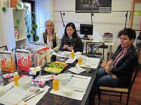 MUJERES REALES DESAYUNANDO CON LA REVISTA MIA María Luisa López-Linares, La Ratita Presumida y Raquel Gaitero