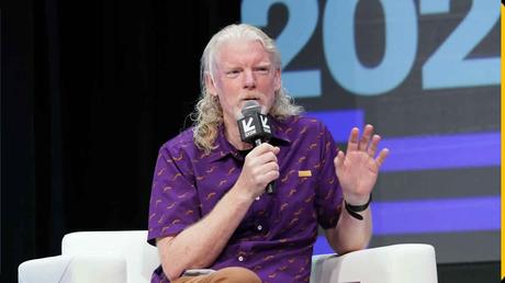 Twitch Critica a sus Rivales: Dan Clancy Acusa a Otras Plataformas de Copiar sus Funciones Twitch Critica a sus Rivales: Dan Clancy Acusa a Otras Plataformas de Copiar sus Funciones