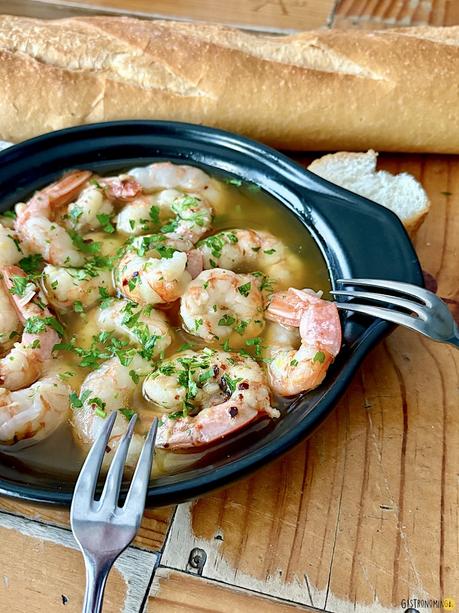 Gambas al ajillo, tradición española en una receta