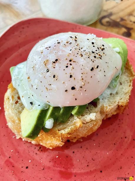 Huevos escalfados (sous vide) exquisita y mundana sencillez