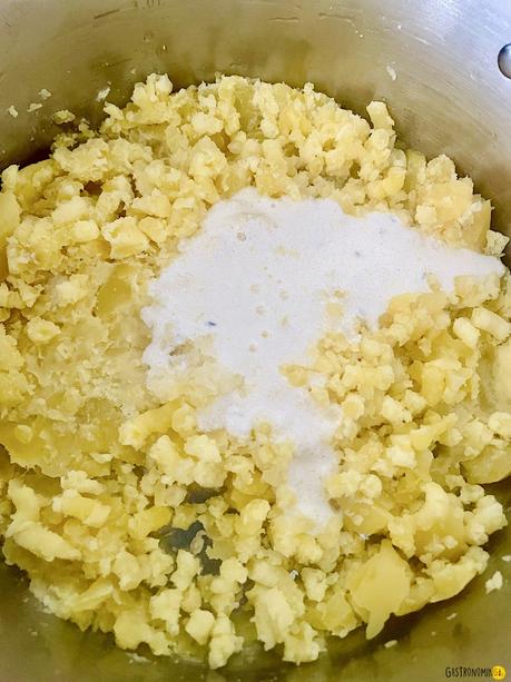 Pommes aligot, puré de patatas con queso