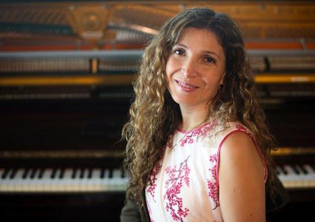 La cantautora chilena Giovanna Arce preenta su nuevo single: Kilometro Cero La cantautora chilena Giovanna Arce preenta su nuevo single: Kilometro Cero