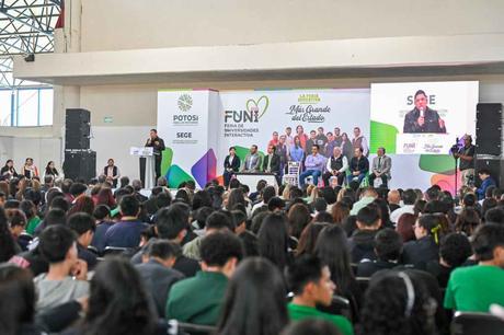 San Luis Potosí impulsa la titulación gratuita para potenciar el desarrollo de sus juventudes