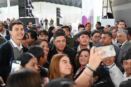 San Luis Potosí impulsa la titulación gratuita para potenciar el desarrollo de sus juventudes