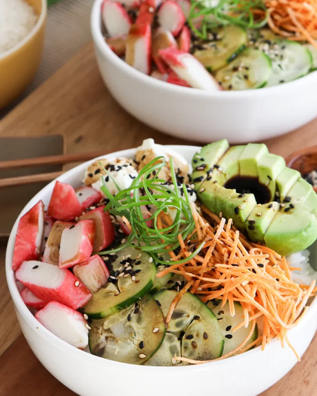 poke bowl con salsa de soja