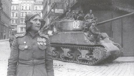 EL TRIUNFO EN LA II GUERRA MUNDIAL NO FUE MÉRITO EXCLUSIVO DEL “GLORIOSO” EJÉRCITO ROJO EL TRIUNFO EN LA II GUERRA MUNDIAL NO FUE MÉRITO EXCLUSIVO DEL “GLORIOSO” EJÉRCITO ROJO