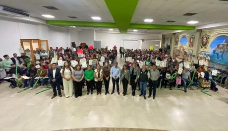 Soledad de Graciano Sánchez consolida el patrimonio de cientos de familias con la entrega histórica de escrituras