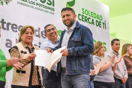 Soledad de Graciano Sánchez consolida el patrimonio de cientos de familias con la entrega histórica de escrituras