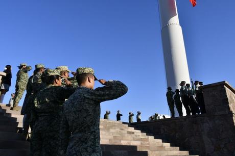 San Luis Potosí refuerza los valores cívicos con emotiva ceremonia de izamiento de la bandera