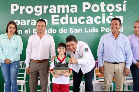 San Luis Potosí impulsa seguro universal de gastos médicos y de vida para estudiantes de educación pública
