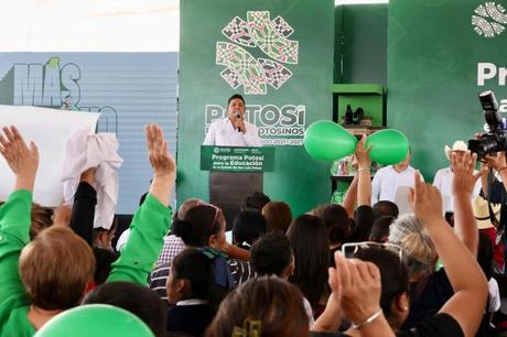 San Luis Potosí impulsa seguro universal de gastos médicos y de vida para estudiantes de educación pública