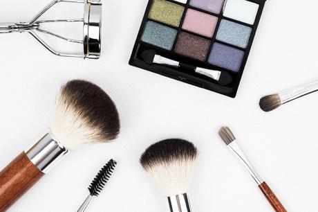 Pequeños grandes trucos de maquillaje Makeup-brushes-1761648_1280