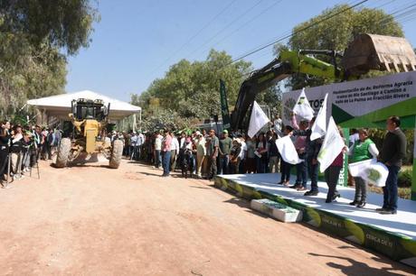 Inicio de obra de pavimentación y alumbrado público en la Avenida Reforma Agraria de Fracción Rivera