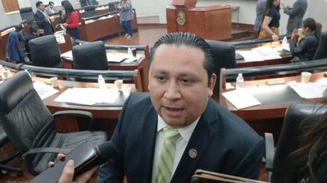 Diputado Gámez Macías se abstiene de comentar sobre nepotismo y la candidatura de su hermano al Poder Judicial