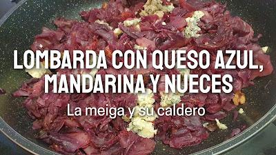 Lombarda con queso azul, mandarina y nueces