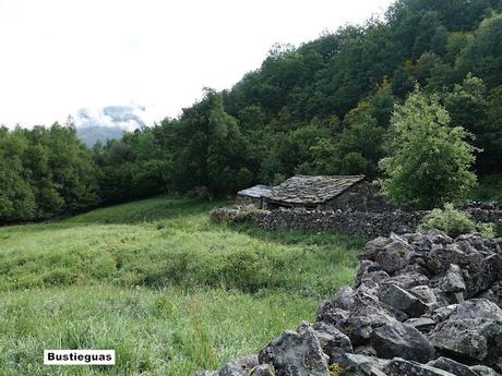Degaña-Las Ḷḷagunas de Fasguéu-El Veigardón-El Mosqueiru Faro-Piedrafita