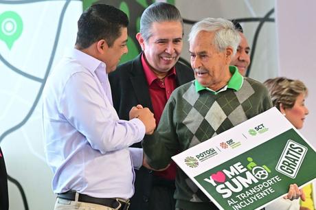 Gallardo entrega tarjetas con 60 viajes mensuales gratis para transporte público a 6500 personas con discapacidad